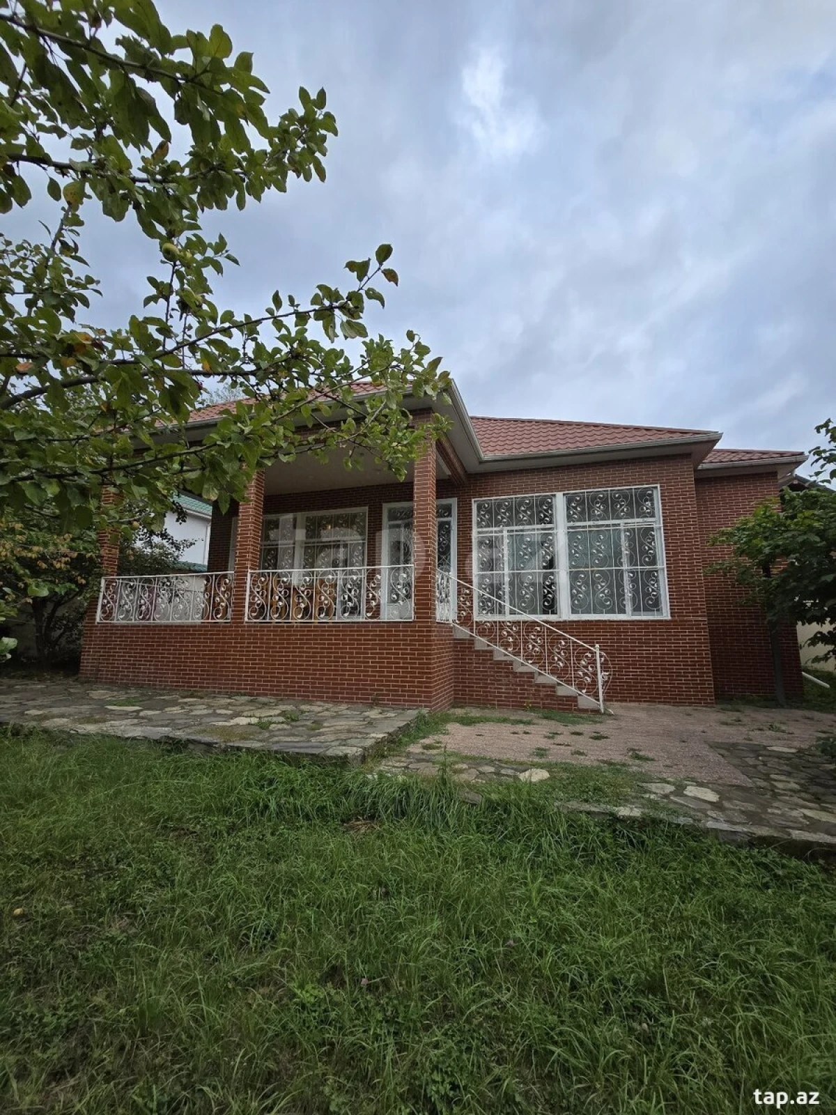 Satılır 3 otaqlı həyət evi