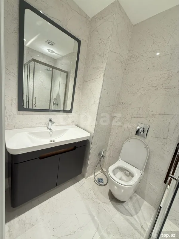 Kirayə verilir 2 otaqlı yeni tikili 75 m²