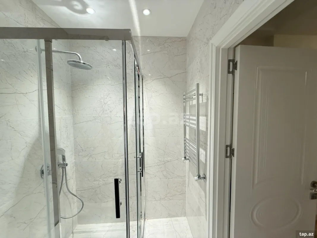 Kirayə verilir 2 otaqlı yeni tikili 75 m²