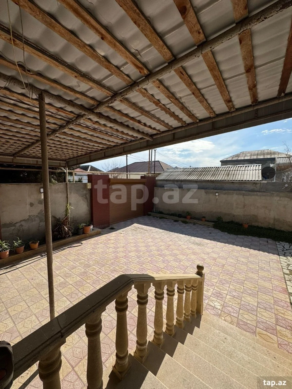 Satılır 4 otaqlı həyət evi