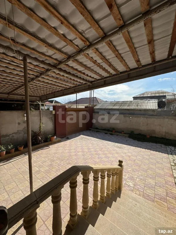 Satılır 4 otaqlı həyət evi