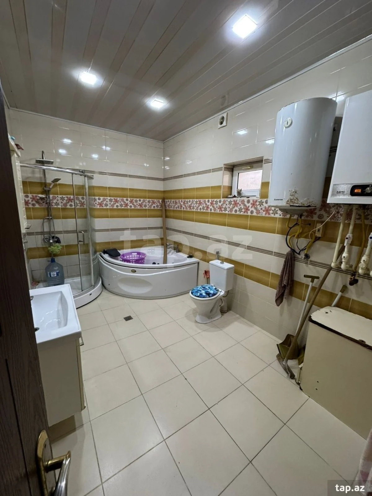 Satılır 4 otaqlı həyət evi