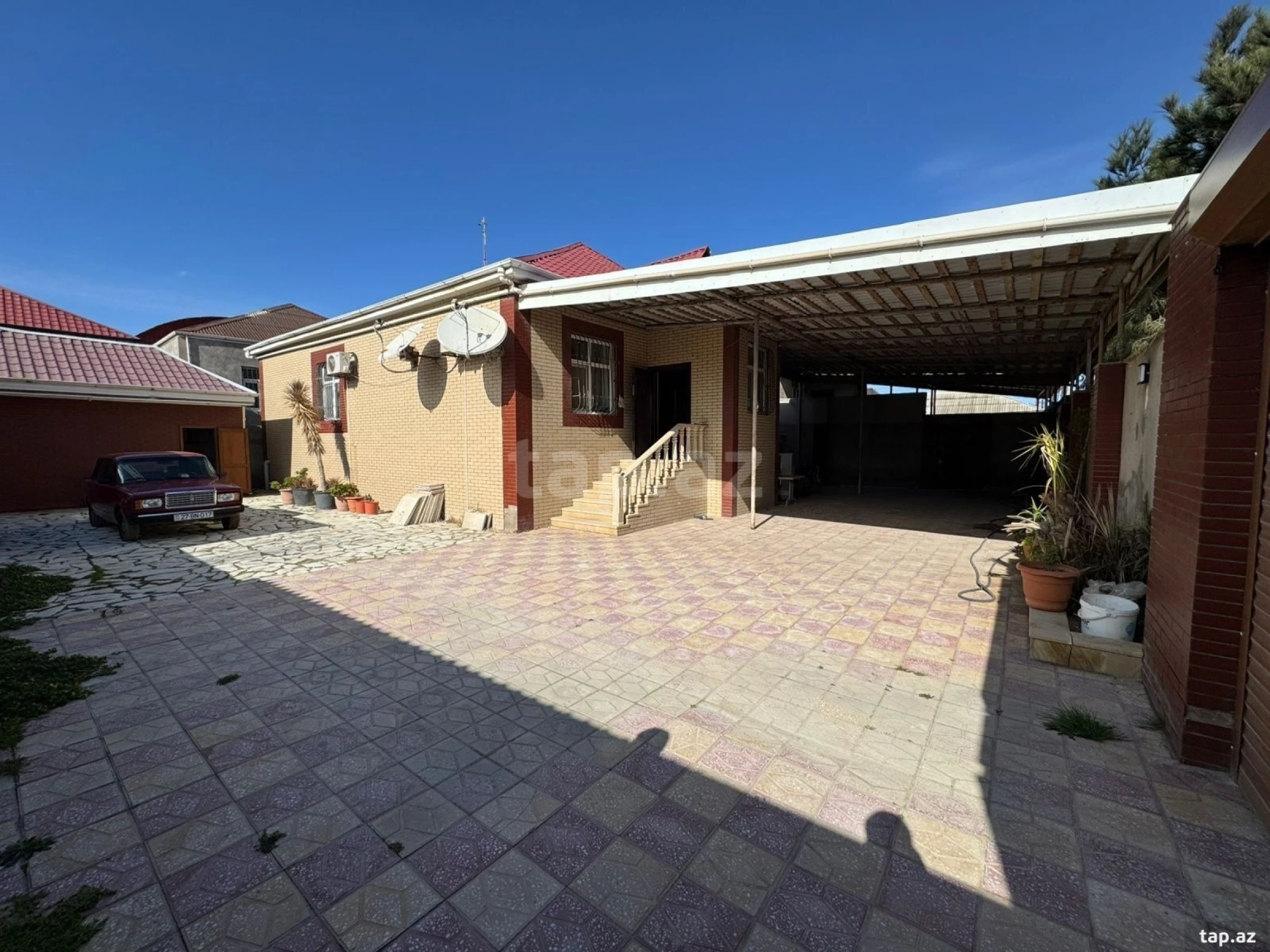 Satılır 4 otaqlı həyət evi