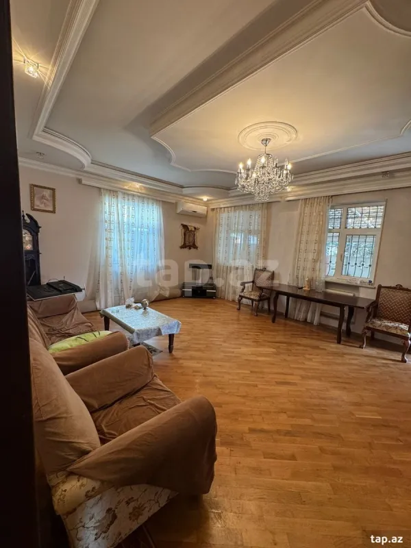 Satılır 4 otaqlı həyət evi