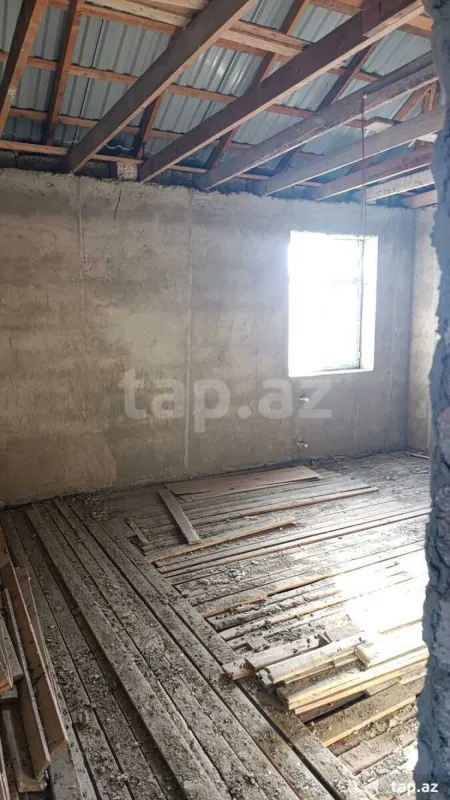 Satılır 5 otaqlı həyət evi