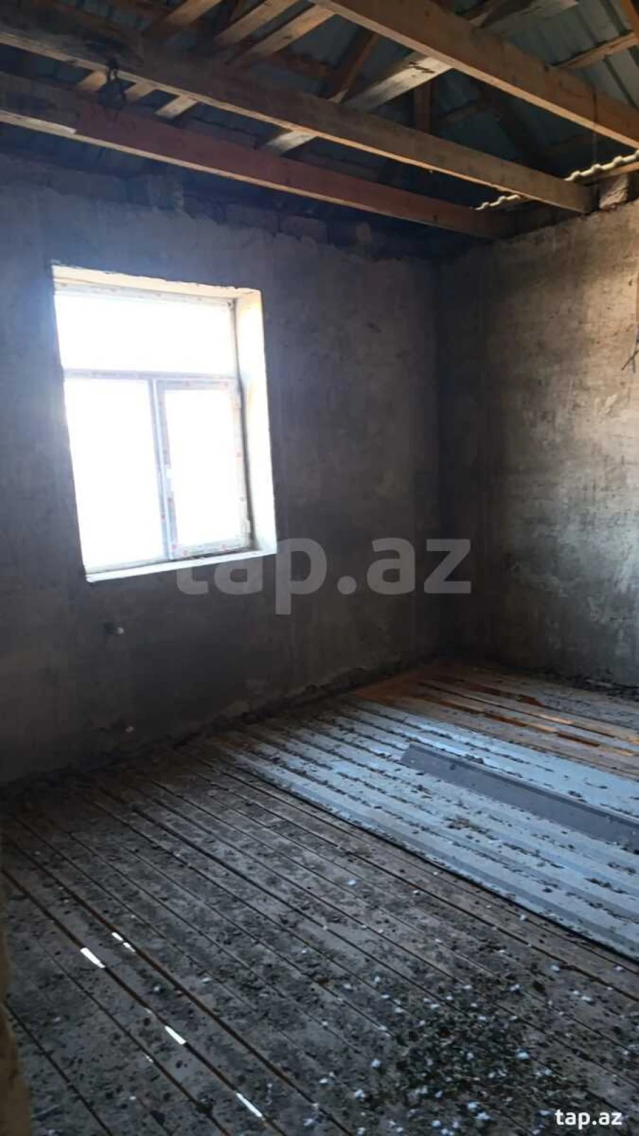 Satılır 5 otaqlı həyət evi