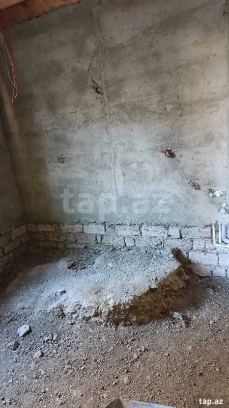 Satılır 5 otaqlı həyət evi