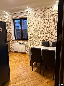 Kirayə verilir 4 otaqlı yeni tikili 200 m²