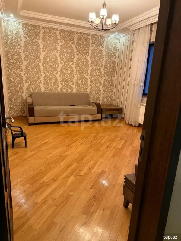 Kirayə verilir 4 otaqlı yeni tikili 200 m²
