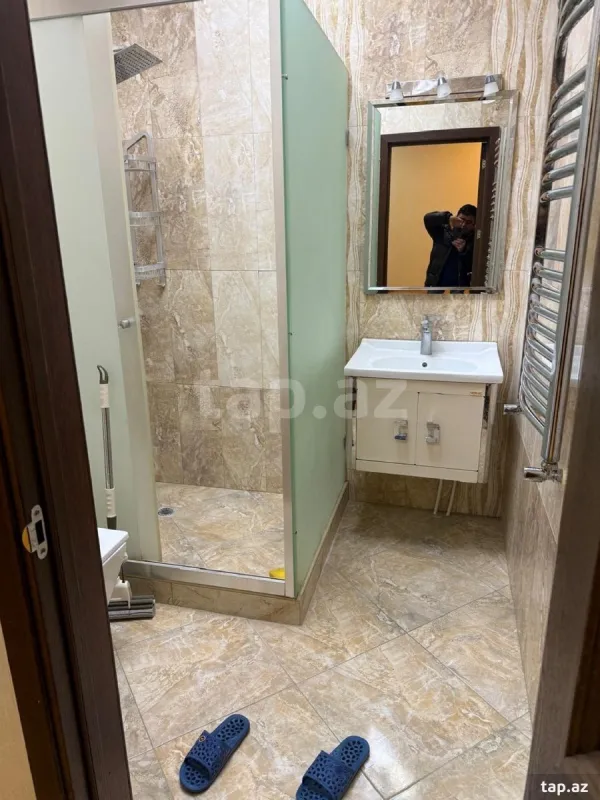 Kirayə verilir 4 otaqlı yeni tikili 200 m²