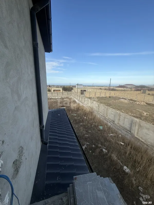 Satılır 6 otaqlı həyət evi