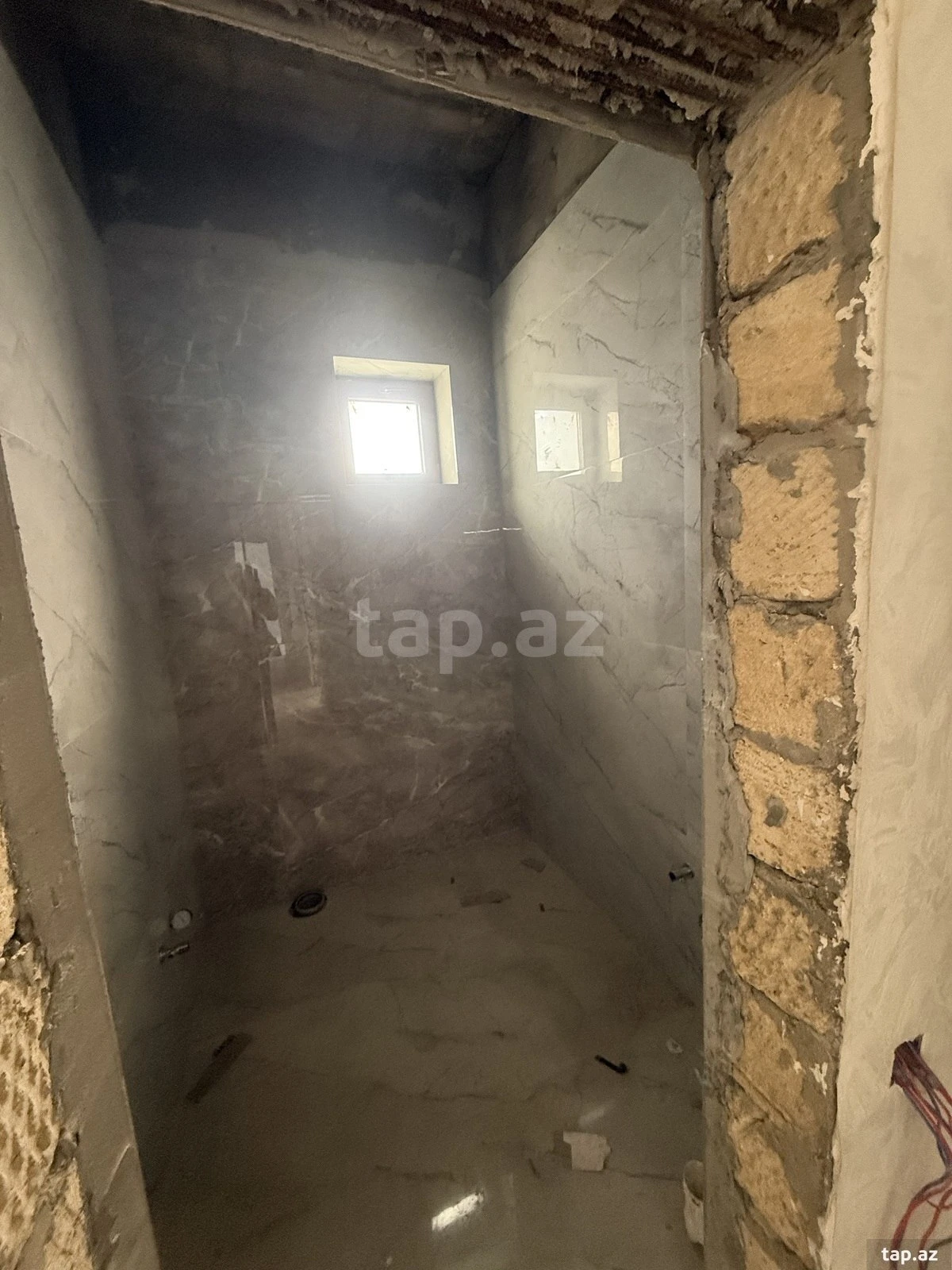 Satılır 6 otaqlı həyət evi