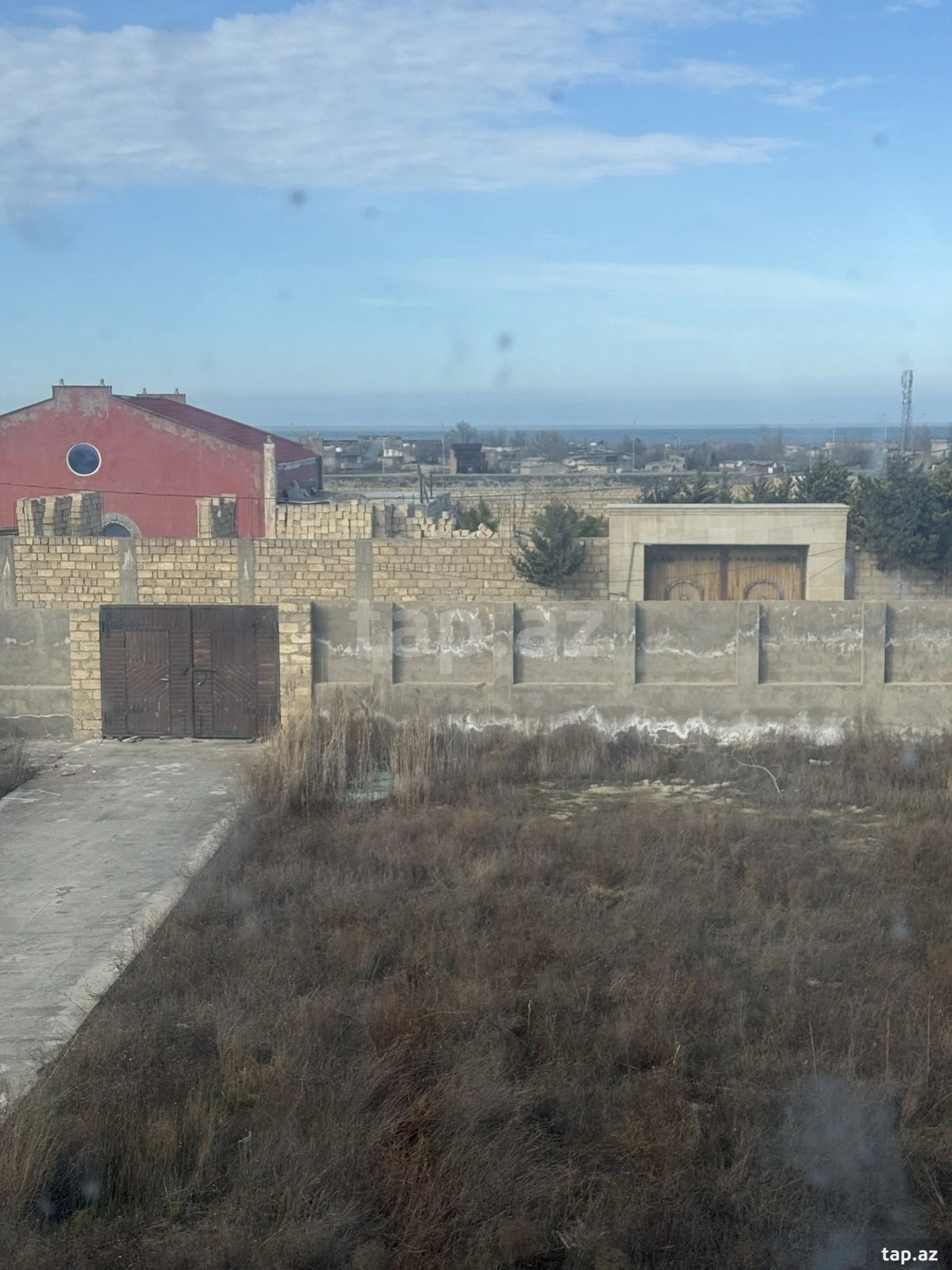 Satılır 6 otaqlı həyət evi