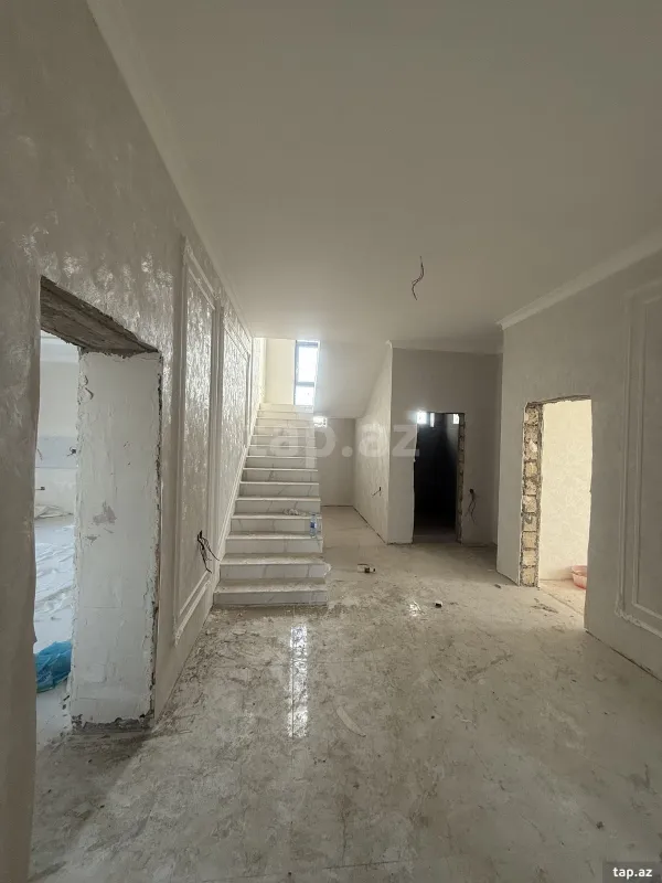 Satılır 6 otaqlı həyət evi