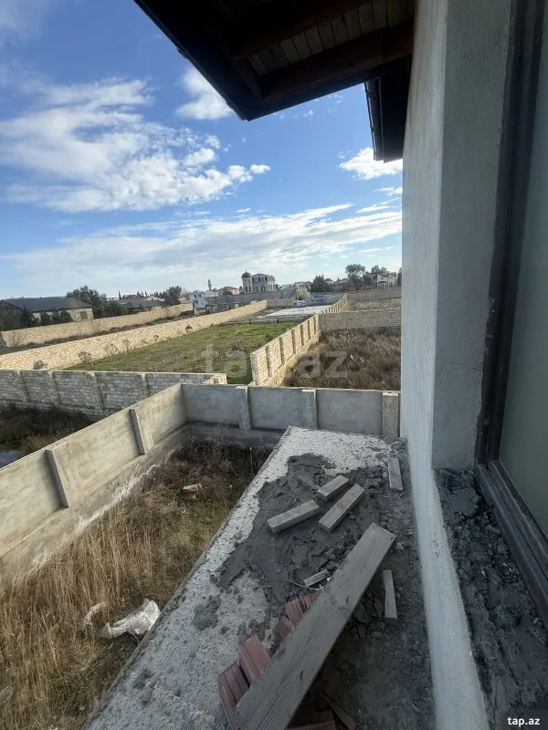 Satılır 6 otaqlı həyət evi