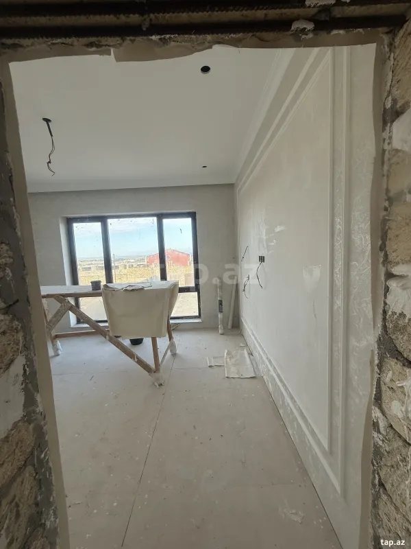 Satılır 6 otaqlı həyət evi