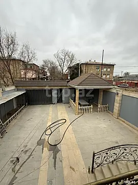 Satılır 5 otaqlı həyət evi