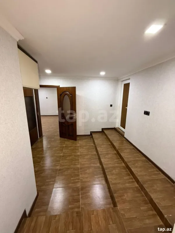 Satılır 5 otaqlı həyət evi