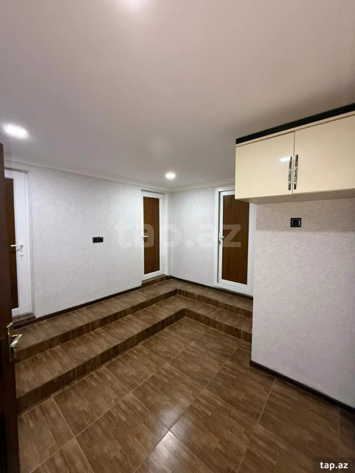 Satılır 5 otaqlı həyət evi