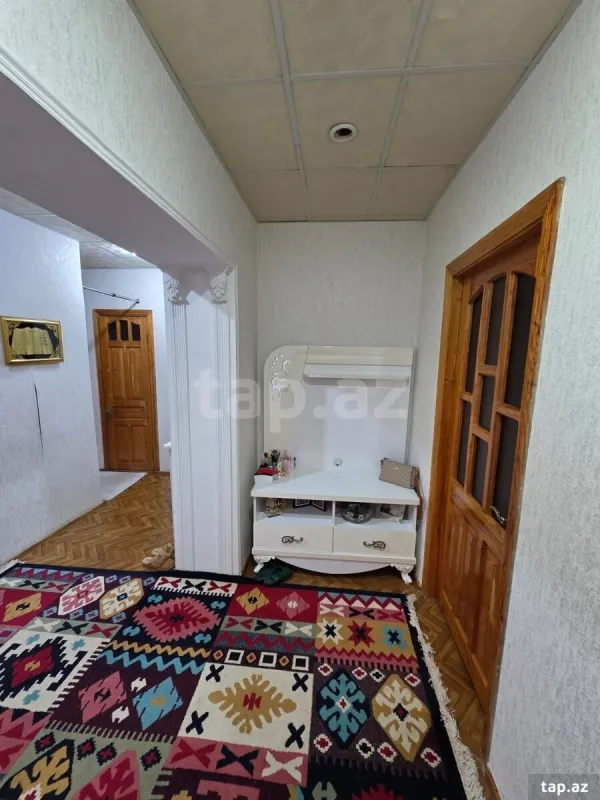 Satılır 4 otaqlı mənzil 92 m²