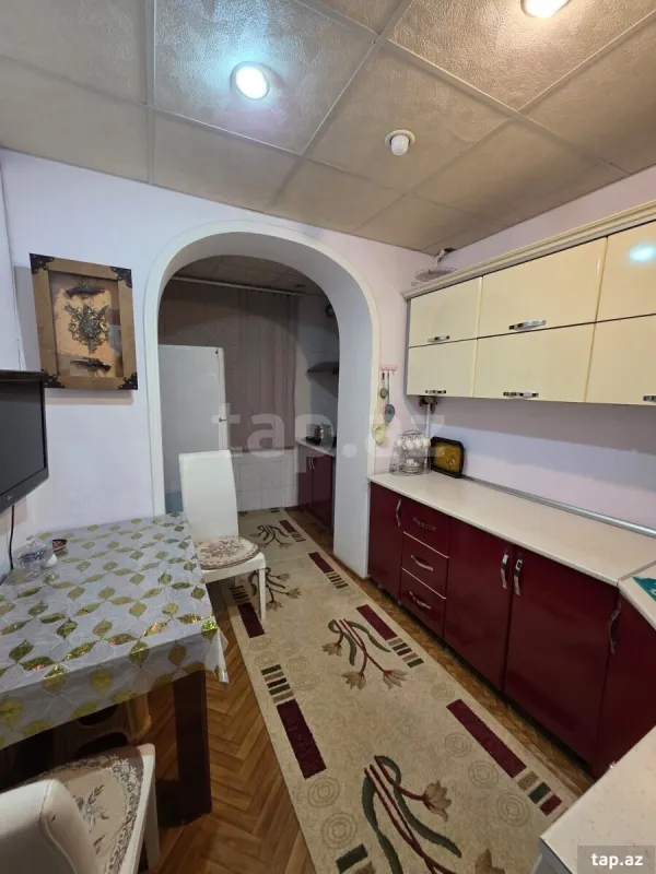 Satılır 4 otaqlı mənzil 92 m²