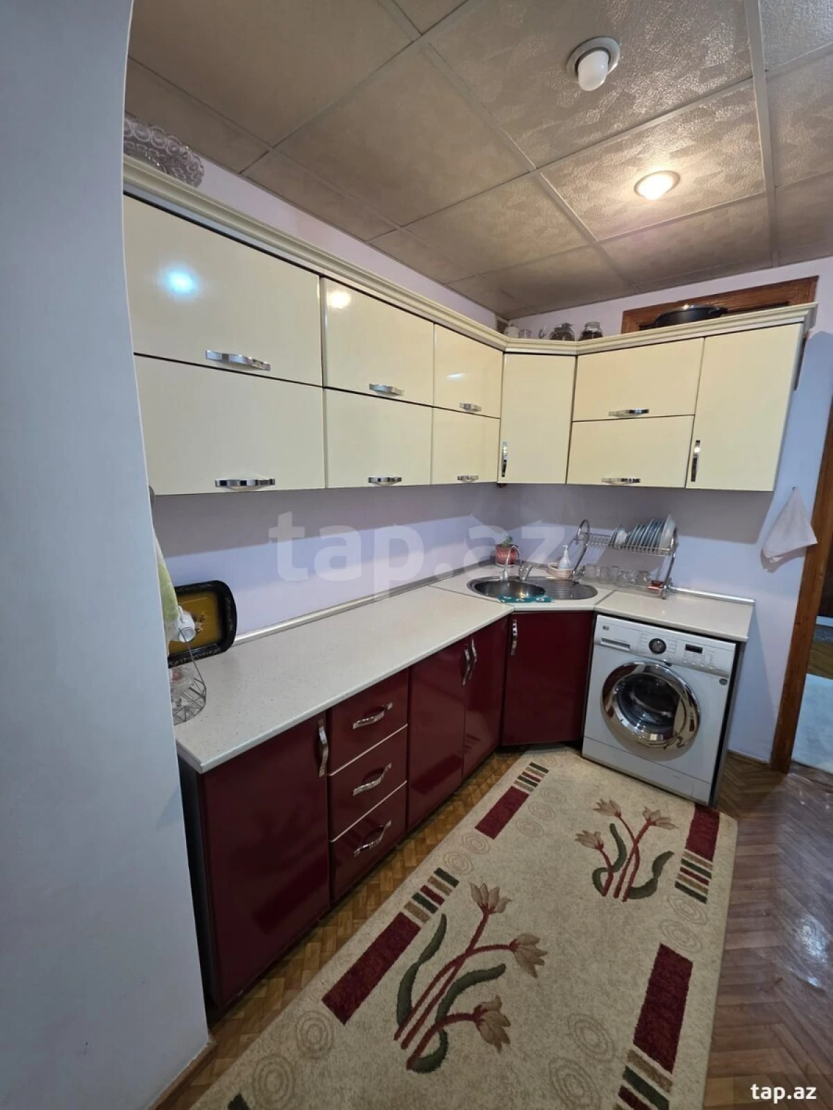 Satılır 4 otaqlı mənzil 92 m²