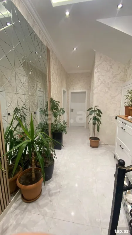 Satılır 4 otaqlı həyət evi