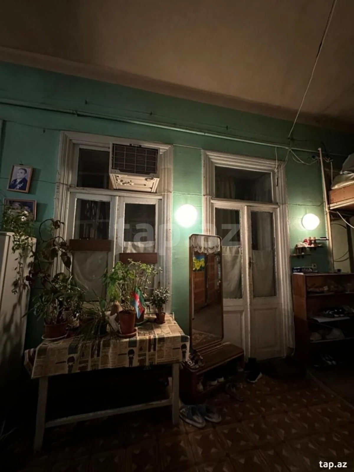 Satılır 4 otaqlı mənzil 180 m²