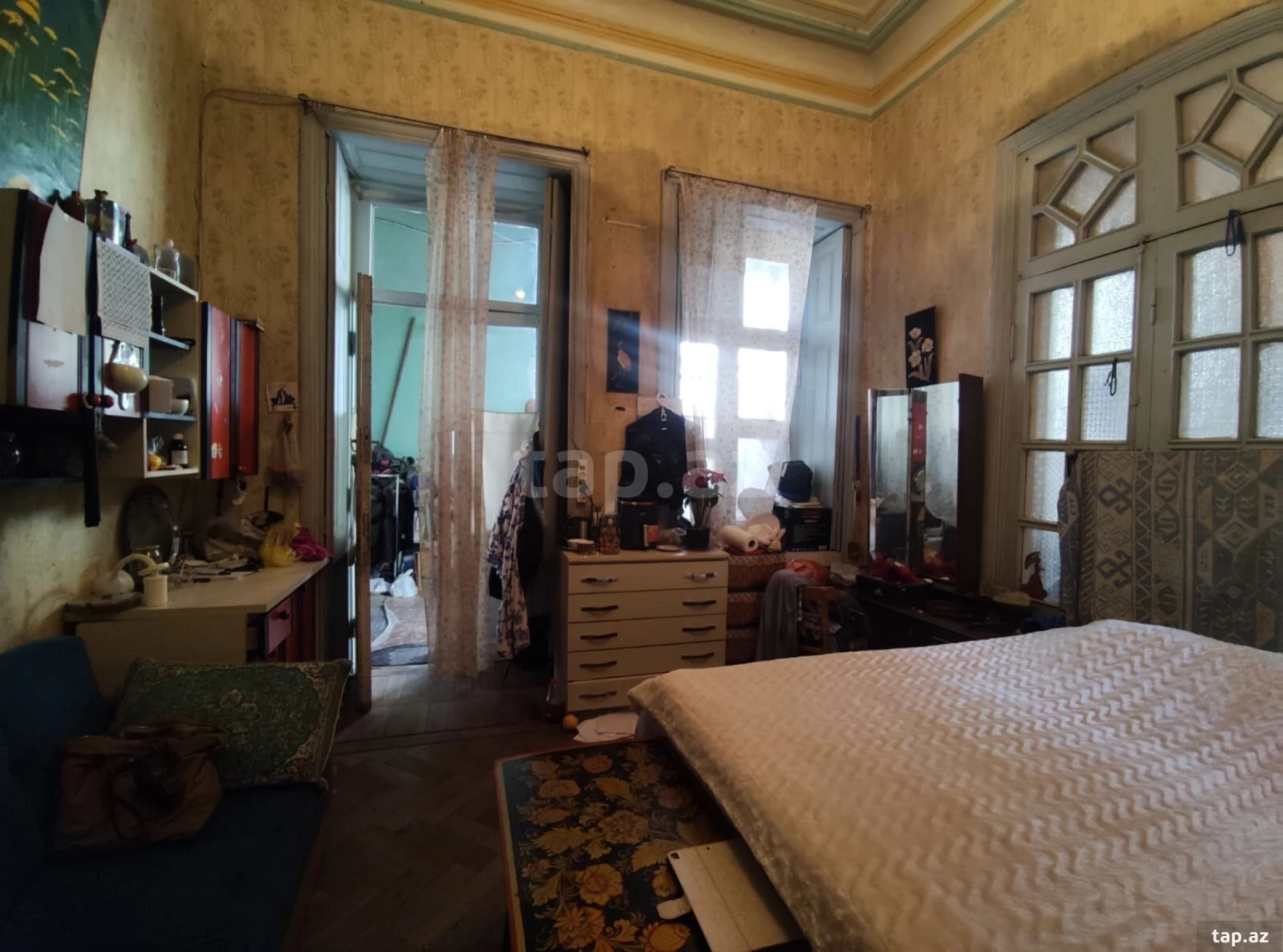 Satılır 4 otaqlı mənzil 180 m²