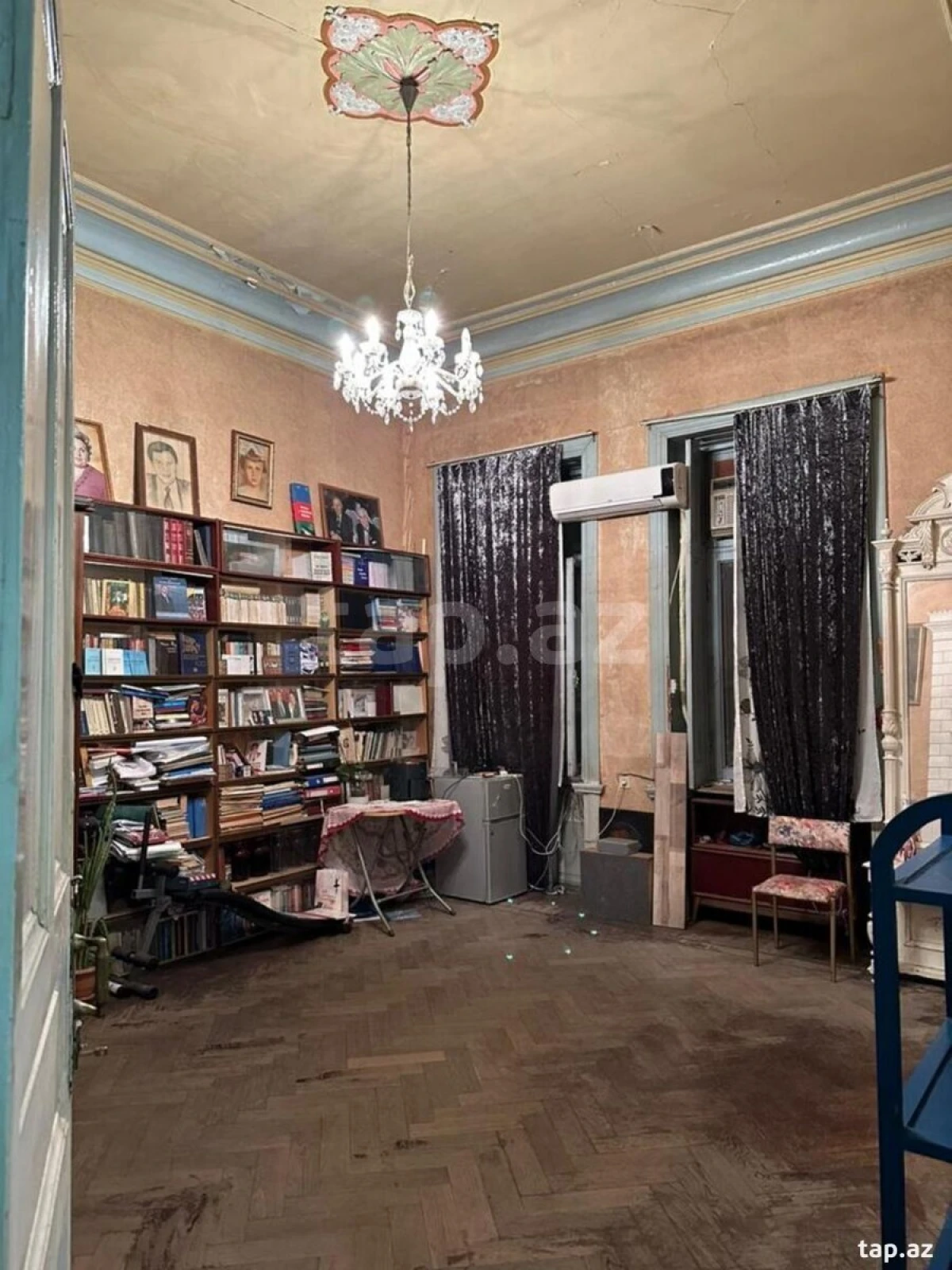 Satılır 4 otaqlı mənzil 180 m²