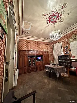 Satılır 4 otaqlı mənzil 180 m²