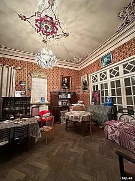 Satılır 4 otaqlı mənzil 180 m²