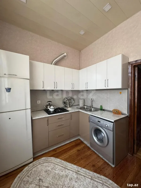 Kirayə verilir 2 otaqlı mənzil 80 m²