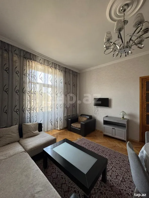 Kirayə verilir 2 otaqlı mənzil 80 m²