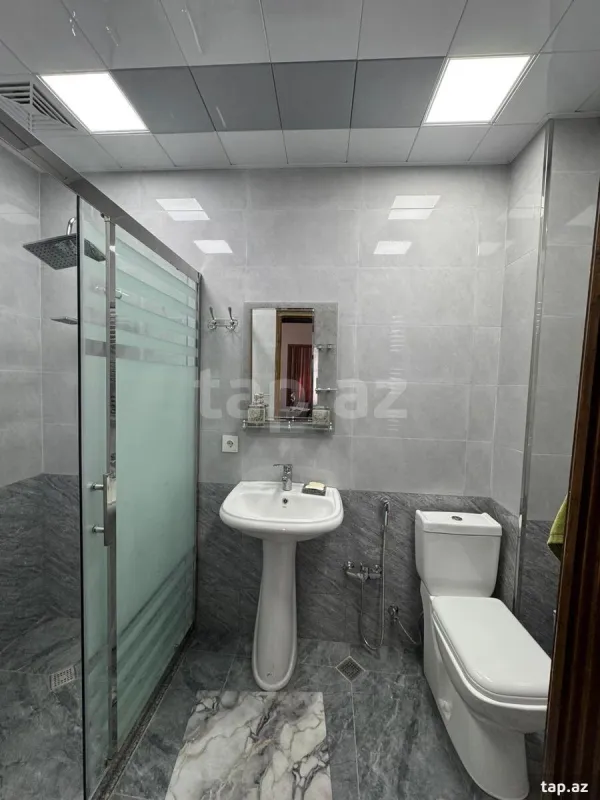 Kirayə verilir 2 otaqlı mənzil 80 m²