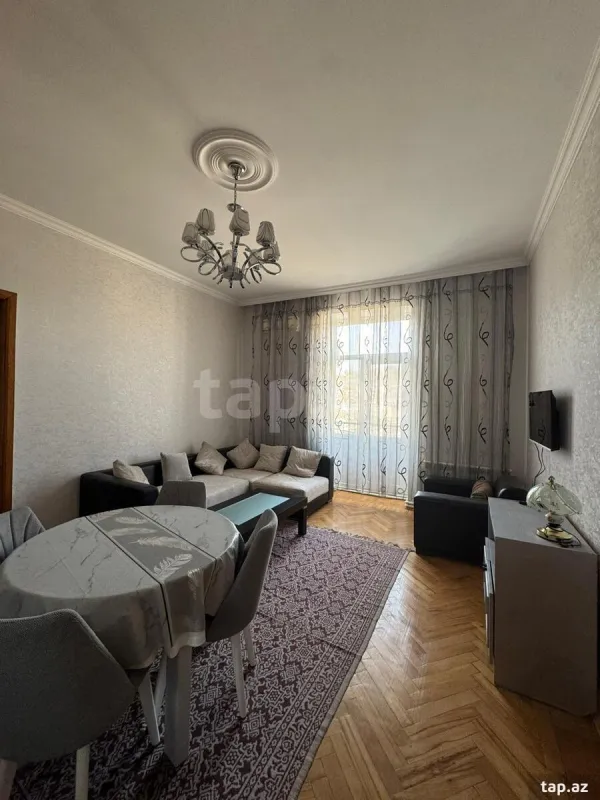 Kirayə verilir 2 otaqlı mənzil 80 m²