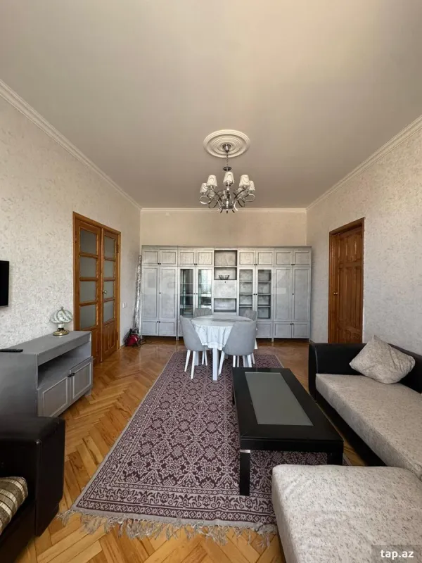 Kirayə verilir 2 otaqlı mənzil 80 m²