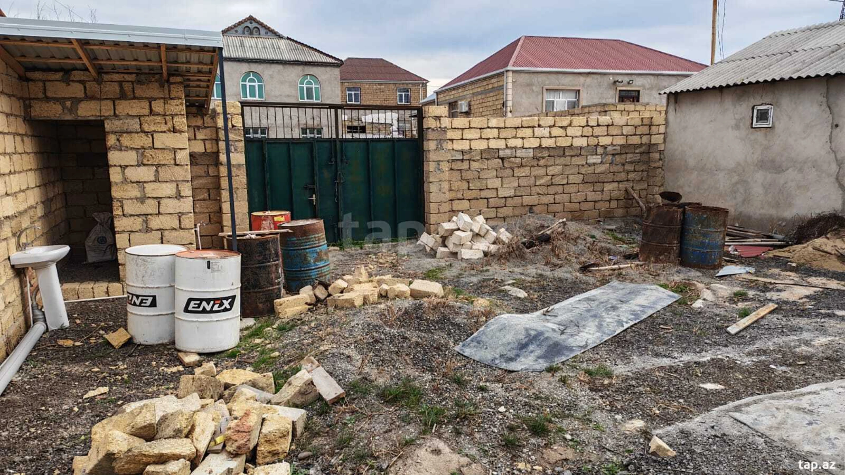 Satılır 3 otaqlı həyət evi