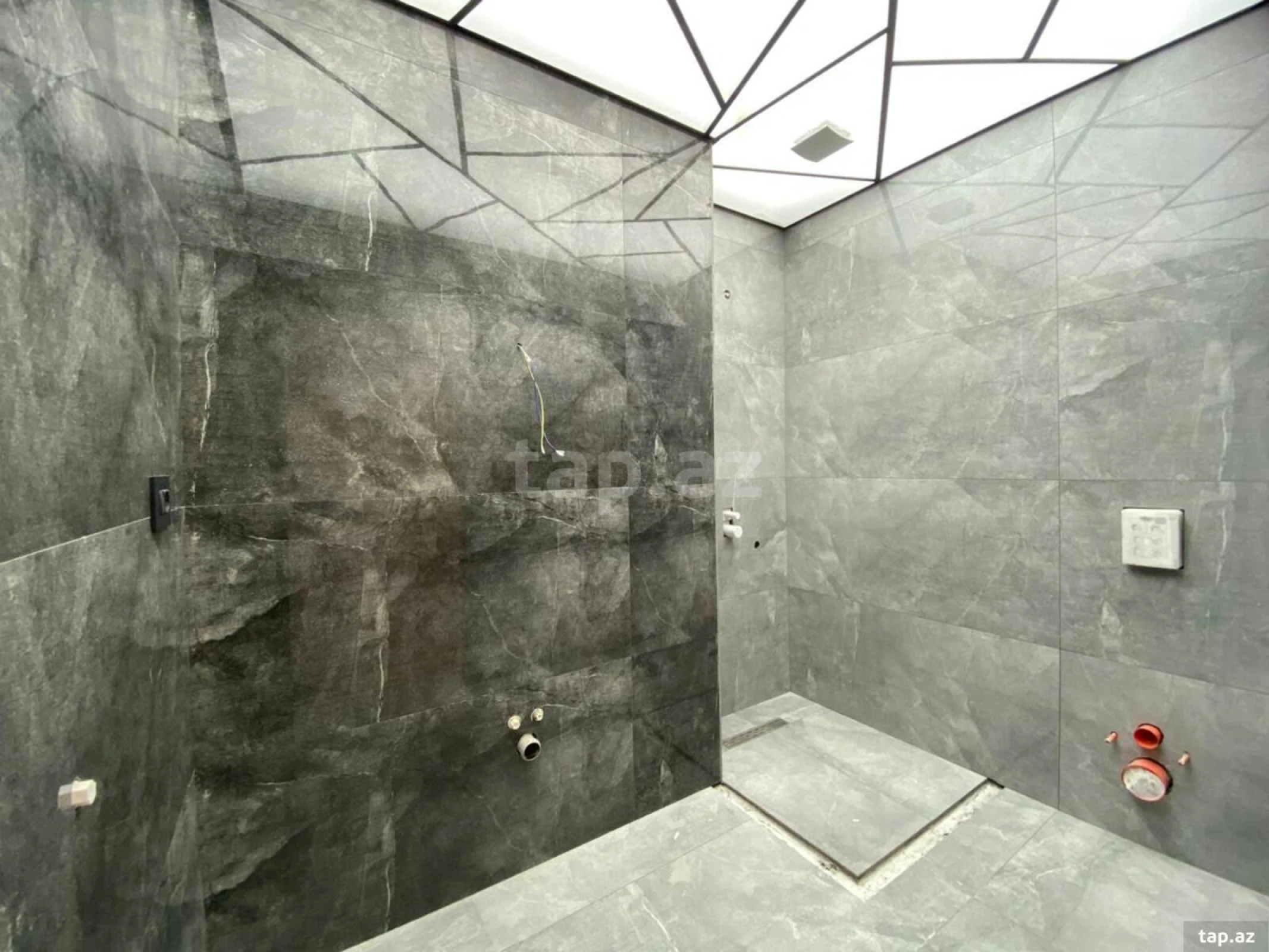 Satılır 2 otaqlı yeni tikili 90 m²