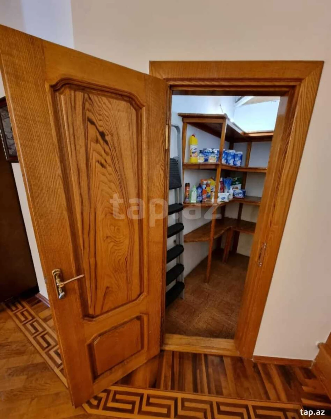 Kirayə verilir 5 otaqlı mənzil 250 m²