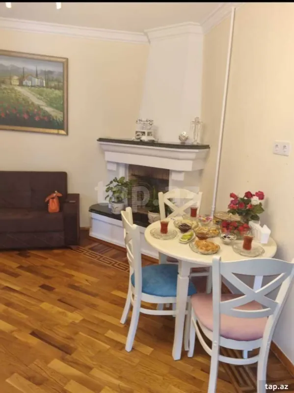 Kirayə verilir 5 otaqlı mənzil 250 m²