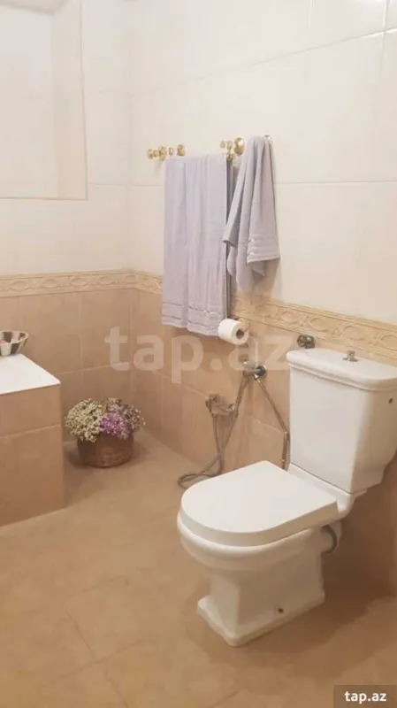 Kirayə verilir 5 otaqlı mənzil 250 m²