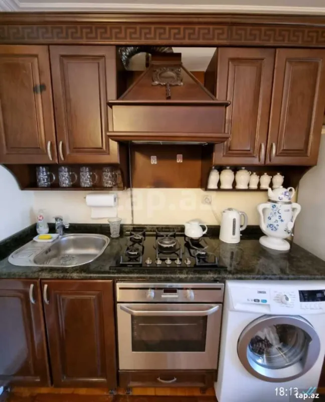 Kirayə verilir 5 otaqlı mənzil 250 m²