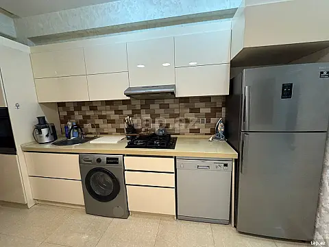 Kirayə verilir 3 otaqlı yeni tikili 110 m²