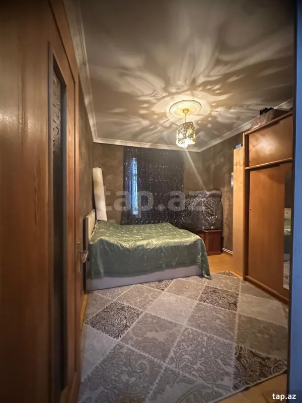 Satılır 4 otaqlı həyət evi