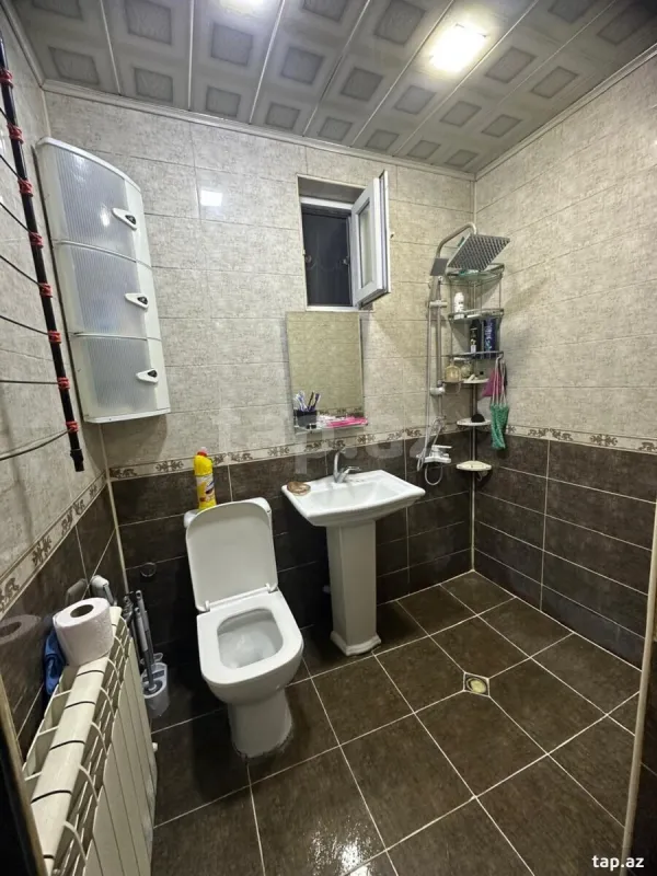 Satılır 4 otaqlı həyət evi