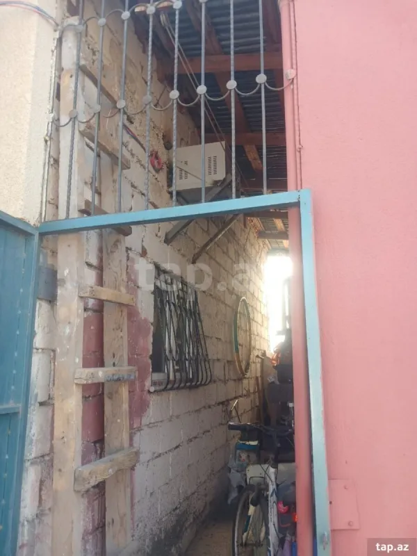 Satılır 4 otaqlı həyət evi