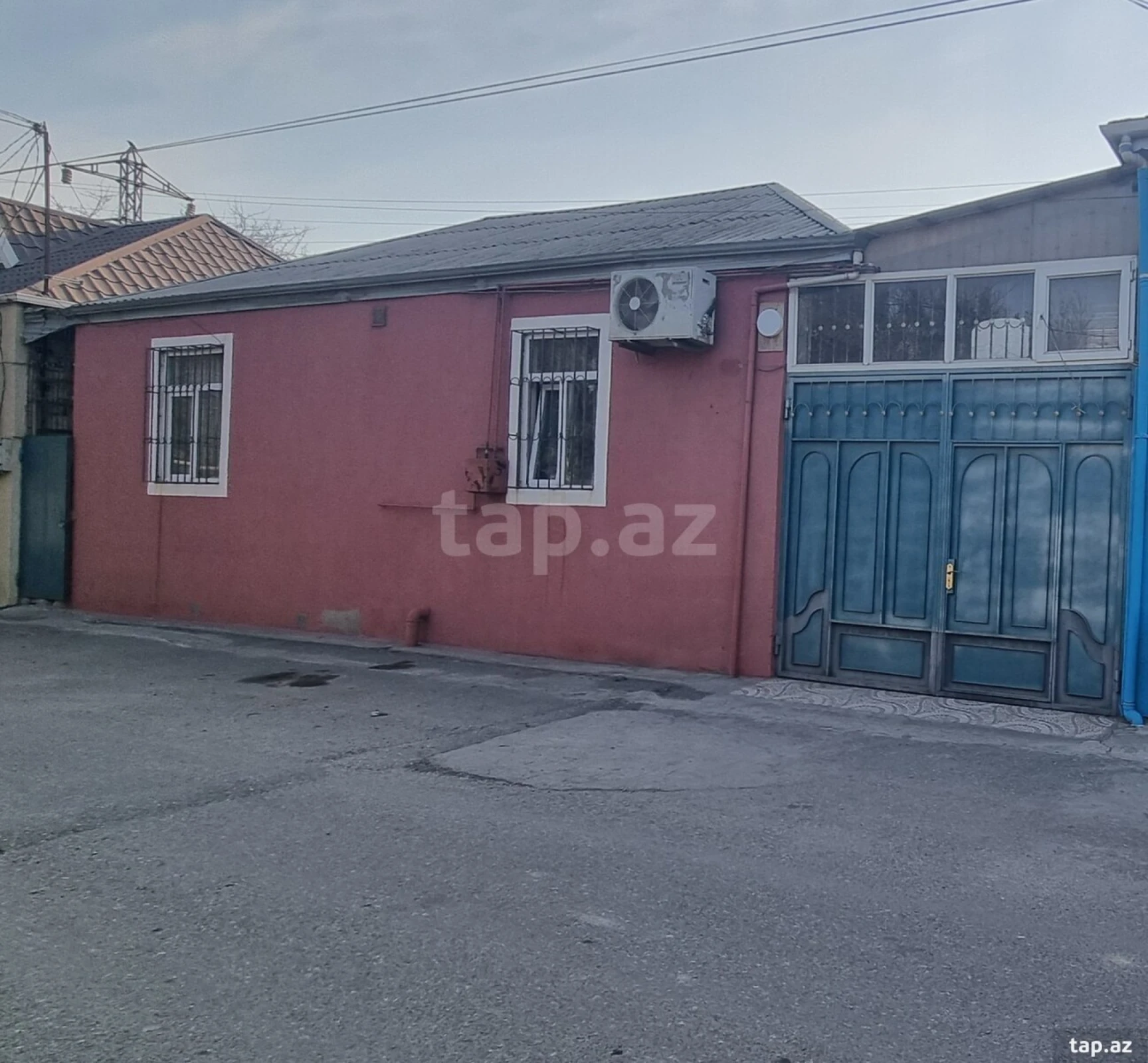 Satılır 4 otaqlı həyət evi