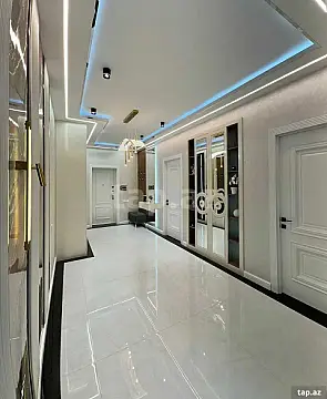 Satılır 3 otaqlı yeni tikili 130 m²