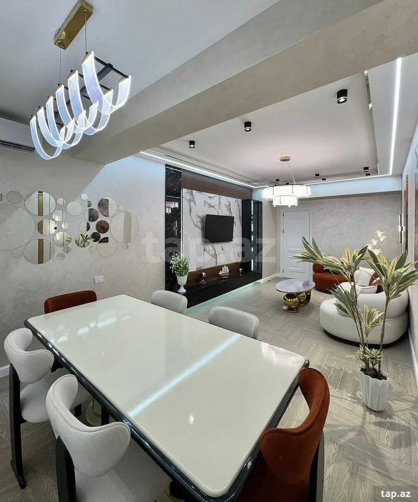 Satılır 3 otaqlı yeni tikili 130 m²